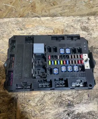 Jaguar XF X250 Fuse module Bx2314b476aa 7376030730 WK0023