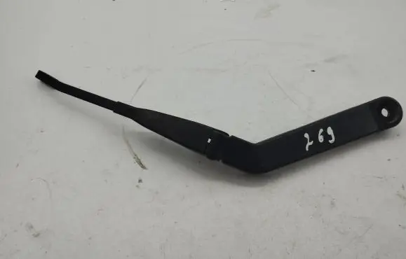 Nissan X-Trail T30 Rear wiper blade arm