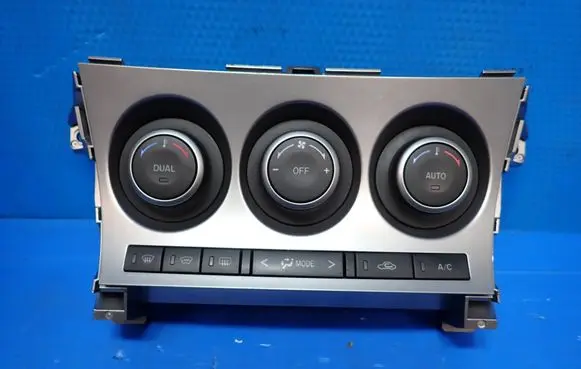 Mazda 3 II Climate control unit BBT361190K 40124 K40009L18A
