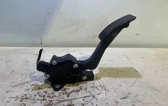 Subaru Forester SH Accelerator throttle pedal 36010AG140 1988007120 08K08C00597
