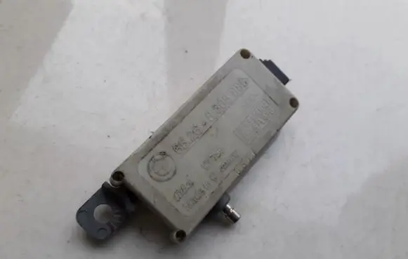 BMW 5 E39 Antenna control unit 65268368886 65.26-8368886