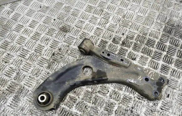 Peugeot 3008 II Front lower control arm/wishbone