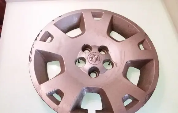 Dodge Magnum R17 wheel hub/cap/trim 0UQ18TRMAA 39699B