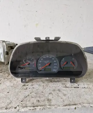 Volvo S40, V40 Speedometer (instrument cluster)