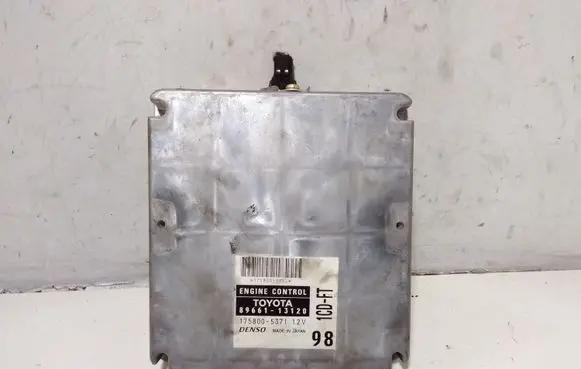 Toyota Corolla Verso E121 Engine control unit/module 1758005371 896615371