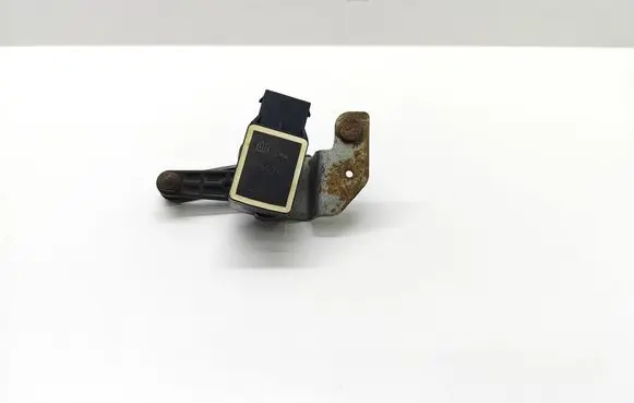 BMW 5 E60 E61 Rear air suspension level height sensor 6752797 675279701 37146752797