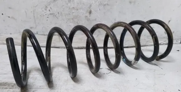Mazda 3 I Rear coil spring