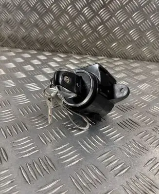 Volkswagen Touareg II Ignition lock 7P6905843