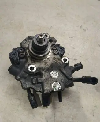 Mercedes-Benz Sprinter W906 Fuel injection high pressure pump