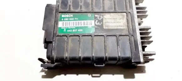 Volkswagen PASSAT B3 Engine control unit/module 0280000711 443907403