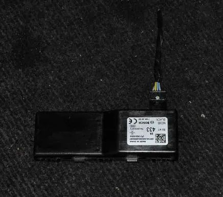 Opel Astra J Door central lock control unit/module F00HJ00487 13503204