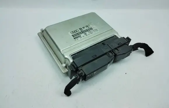 Audi A4 S4 B5 8D Engine control unit/module 8D0907558T 0261204957