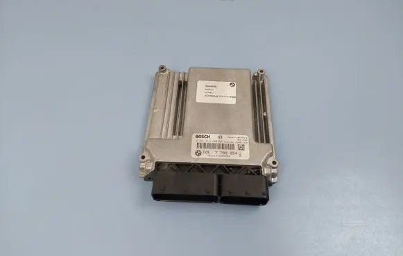 BMW 1 E81 E87 Engine control unit/module DDE7799854 7799854 0281012880