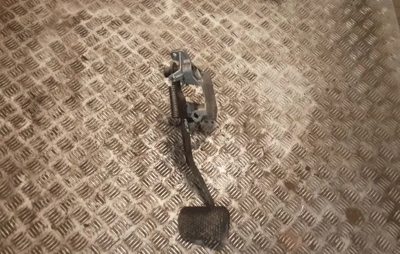 Mercedes-Benz ML W163 Brake pedal 1632900601 A1632900601