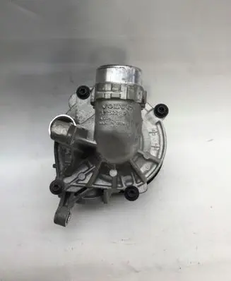 Volvo XC90 Water pump 32252284