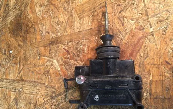 Mercedes-Benz E W124 Central locking switch button 