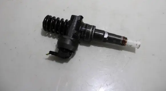 Skoda Fabia Mk2 (5J) Fuel injector 0414720215