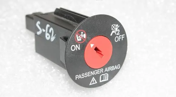 Suzuki SX4 S-Cross Passenger airbag on/off switch 3897061M00