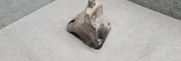 BMW X3 E83 Engine mounting bracket 3451668