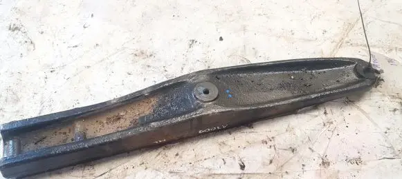 Mercedes-Benz ML W164 Engine mounting bracket A164310081 389000510