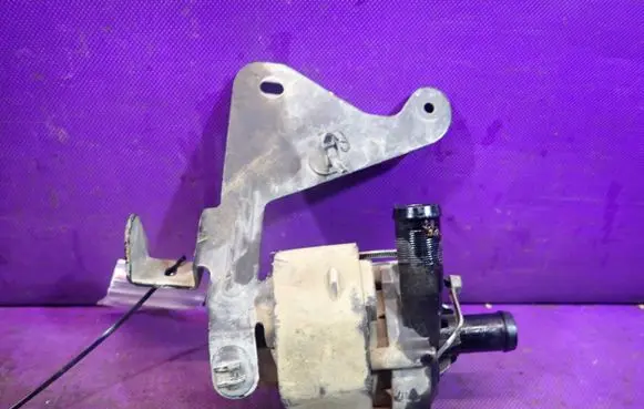 Renault Kangoo II Water pump 721100408