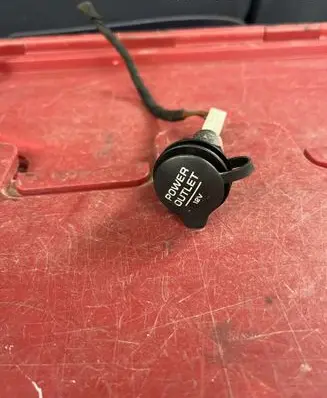 Volkswagen PASSAT B5 12 V Socket (rear) 3B0925071