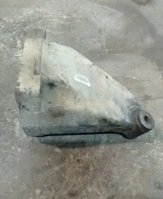 Mercedes-Benz E W211 Engine mounting bracket A6132230504