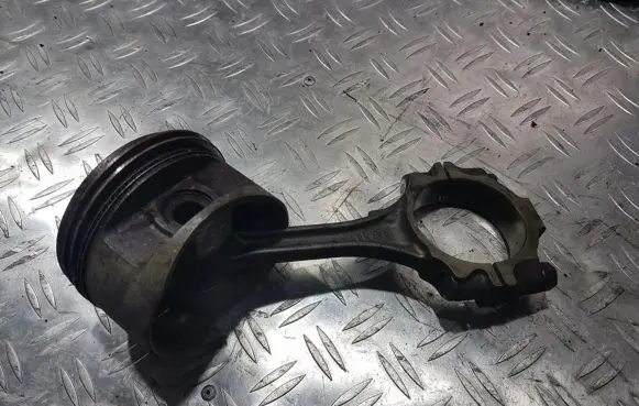 Chrysler Vision Piston with connecting rod 4663422