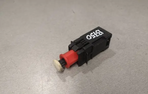 Opel Signum Brake pedal sensor switch 09185906 8658451011