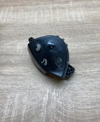 Mercedes-Benz E W211 Steering wheel buttons/switches A2118206110