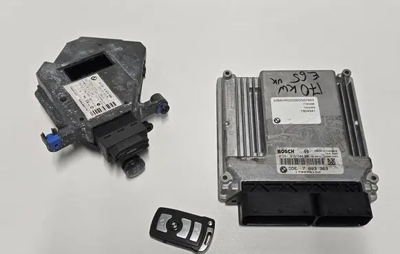 BMW 7 E65 E66 Engine control unit/module 0281013500