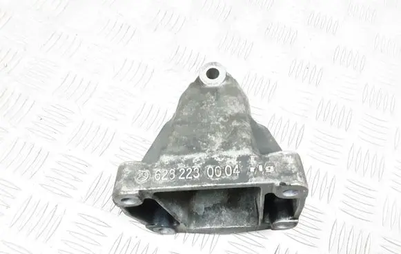 Mercedes-Benz S W220 Engine mounting bracket 6282230004