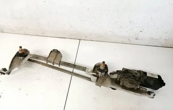 Mitsubishi Colt Front wiper linkage and motor