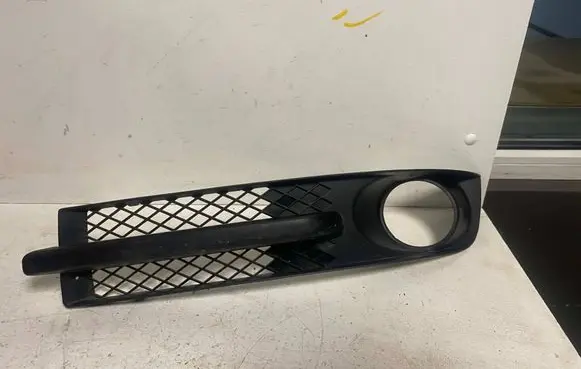 Volkswagen Sharan Front bumper lower grill 7M3853683A YM2117B969DAW