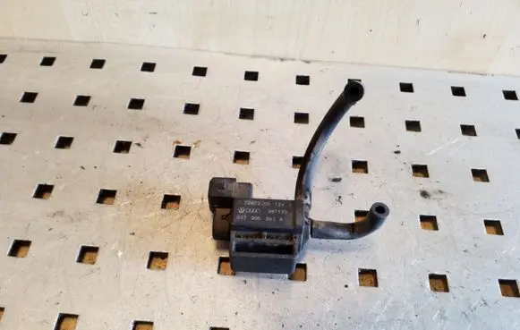 Audi A3 S3 8L Valve vacuum 037906283A