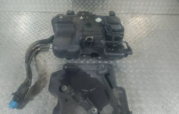 Opel Vivaro AdBlue liquid reservoir 172A21178R 1024766 172A22038R