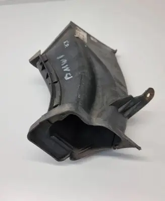 BMW 1 E81 E87 Intercooler air channel guide 7906805