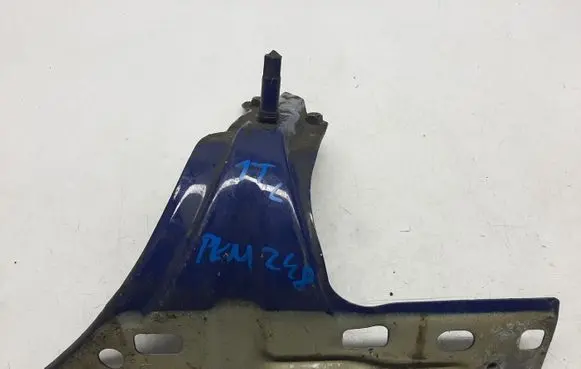 Volkswagen Touran III Fender mounting bracket 1T0821135