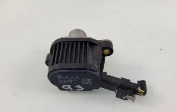 Audi Q3 8U Camshaft vanos timing valve 04E906048A