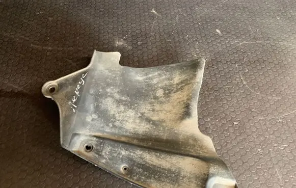 Lexus RX 330 - 350 - 400H Engine splash shield/under tray 5373633040 3304
