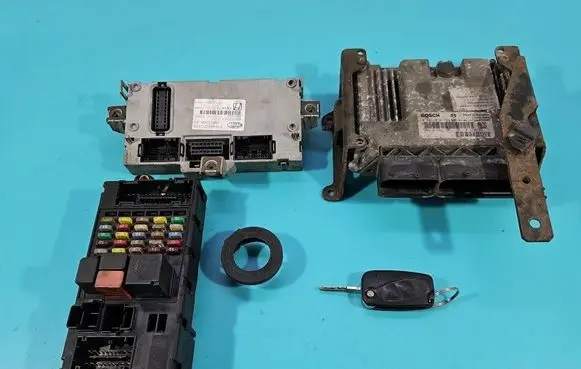 Iveco Daily 4th gen Engine control unit/module ECU 0281012193 IMPRK1586777