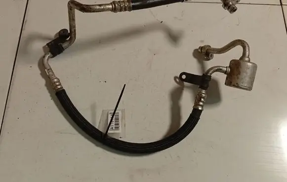 Renault Fluence Air conditioning (A/C) pipe/hose 924906197R