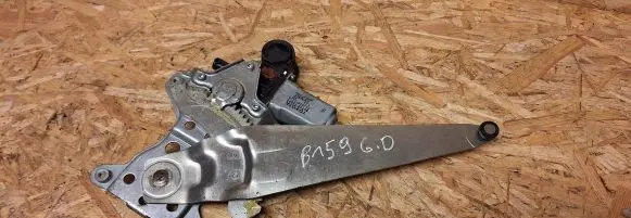 Toyota Corolla Verso E121 Rear door window regulator motor 8572013040 0620401550