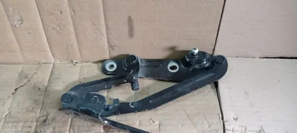 Chevrolet Camaro Loading door upper hinge 84045963