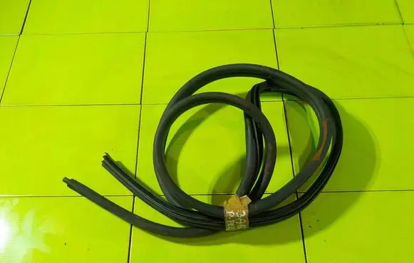 Mercedes-Benz Citan W415 Front door rubber seal 3AB11