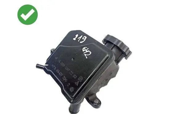 Mercedes-Benz CLS C219 Power steering fluid tank/reservoir A0004602283
