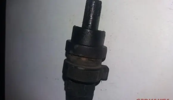 Audi A4 S4 B5 8D Coolant temperature sensor 028905081