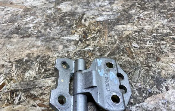 Mercedes-Benz SL R129 Front door upper hinge 