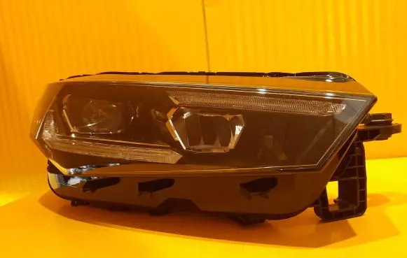 Skoda Scala Headlight/headlamp 655941016A