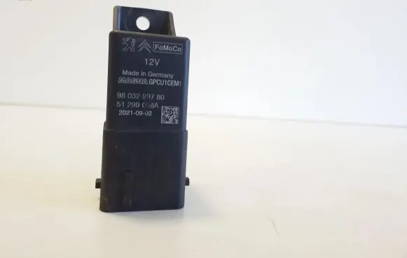 Glow plug pre-heat relay